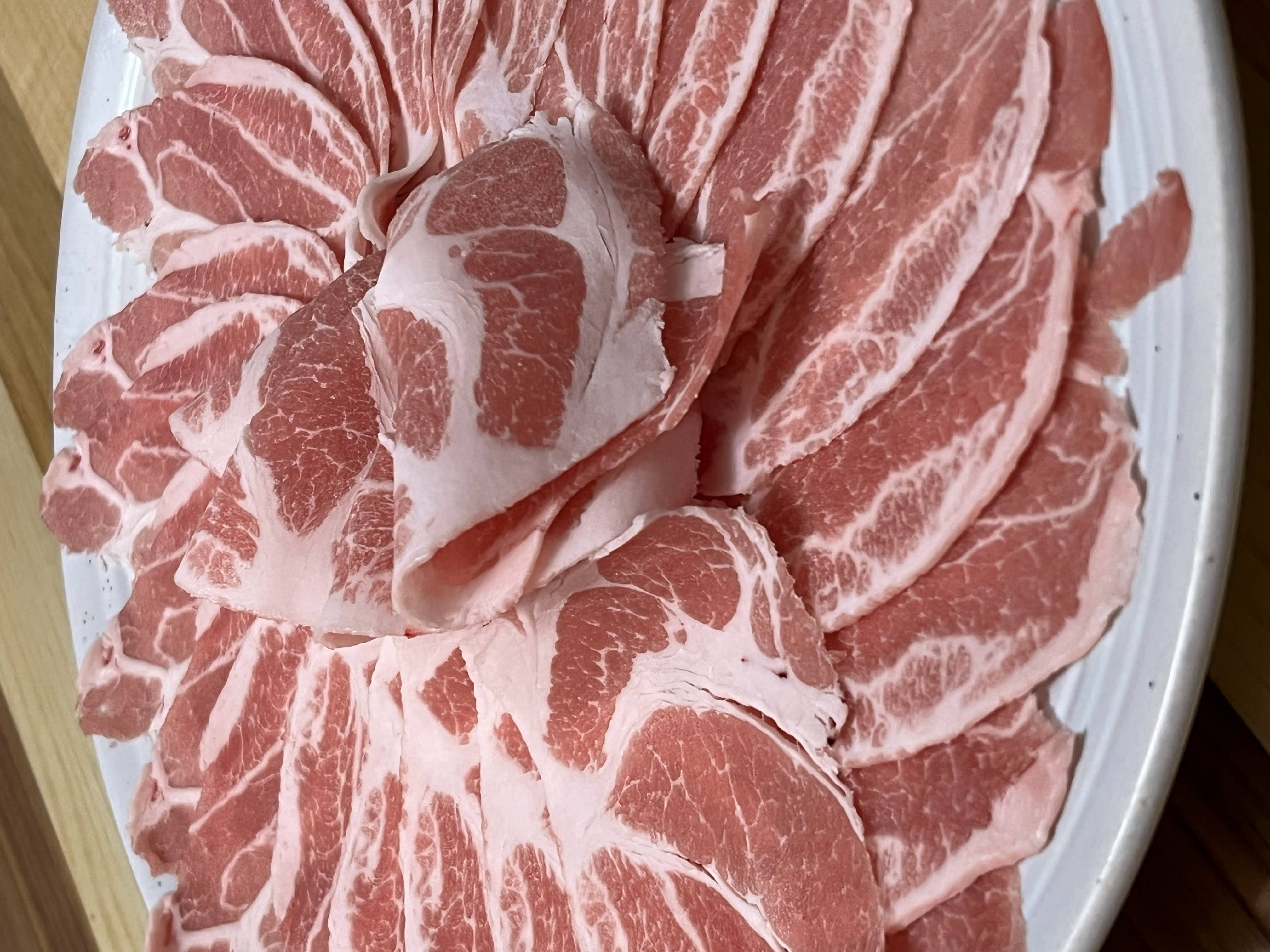 たまごが実際にスライスした豚肉